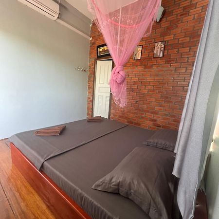 Ing Ing Guesthouse Koh Rong Sanloem Esterno foto