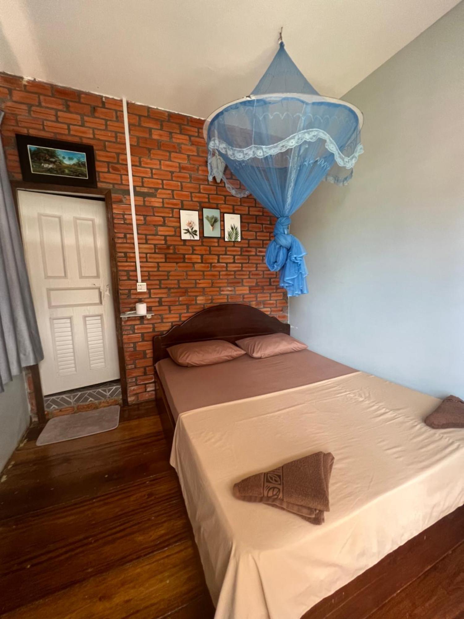 Ing Ing Guesthouse Koh Rong Sanloem Esterno foto
