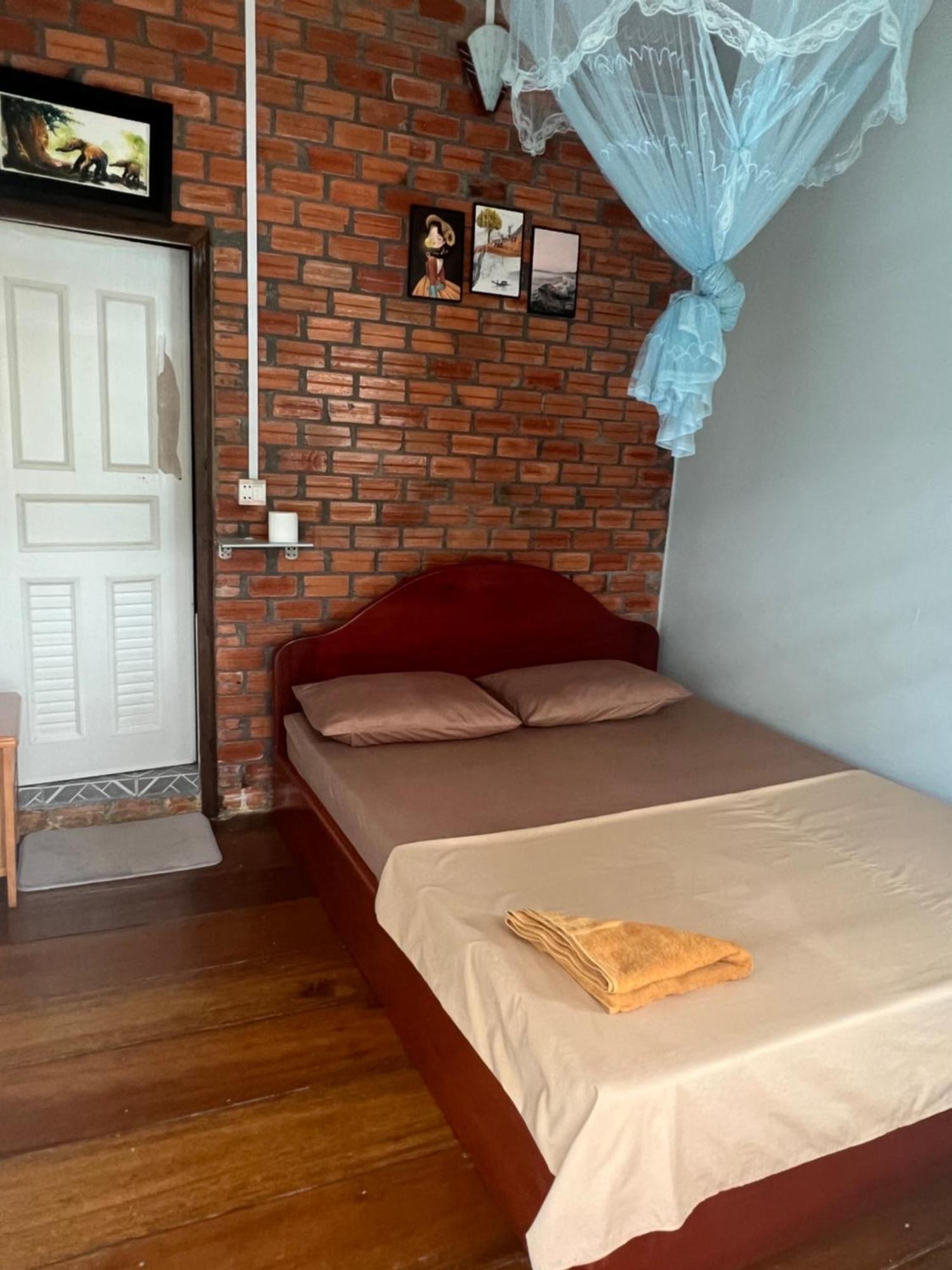 Ing Ing Guesthouse Koh Rong Sanloem Esterno foto