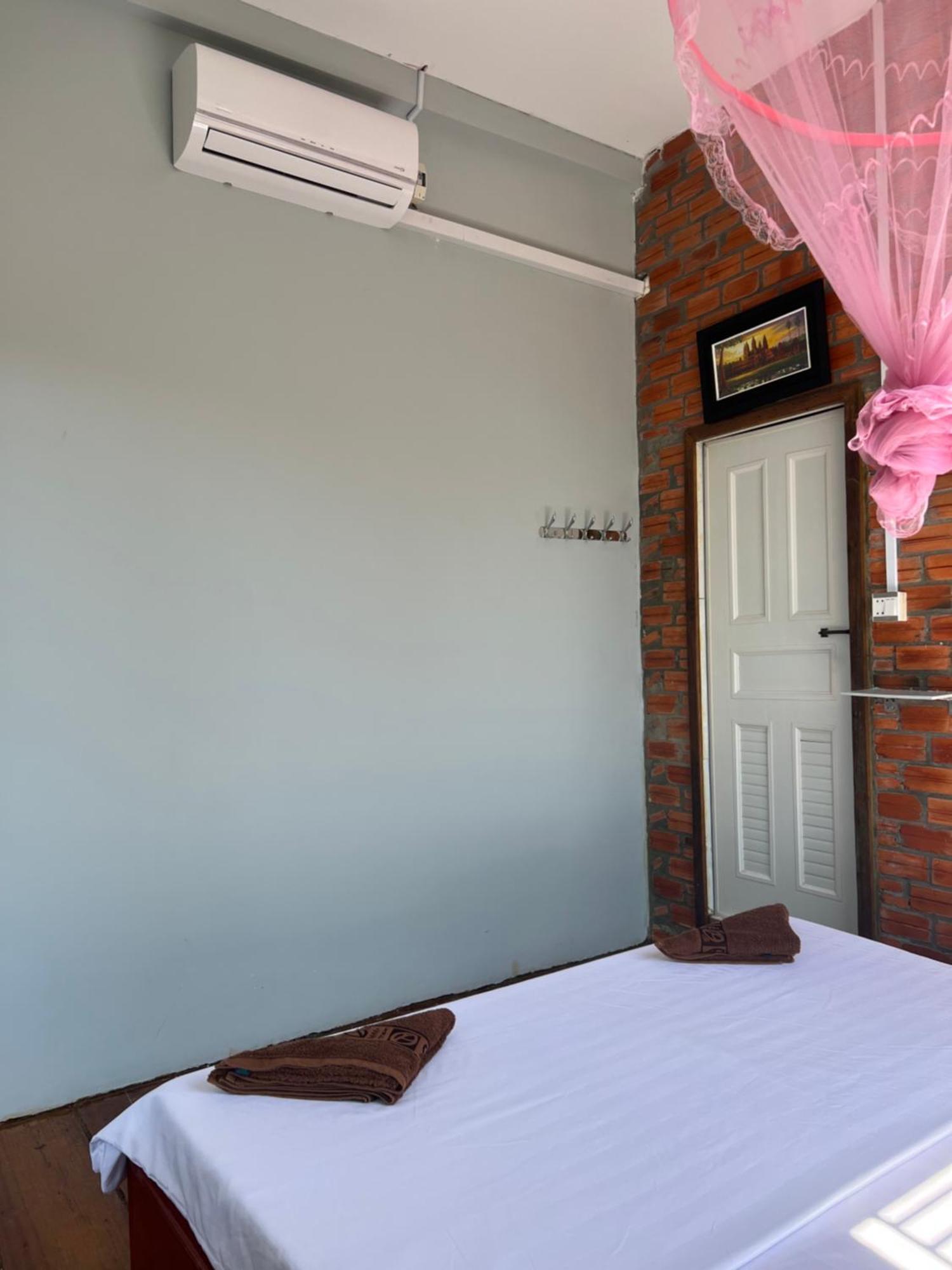 Ing Ing Guesthouse Koh Rong Sanloem Esterno foto