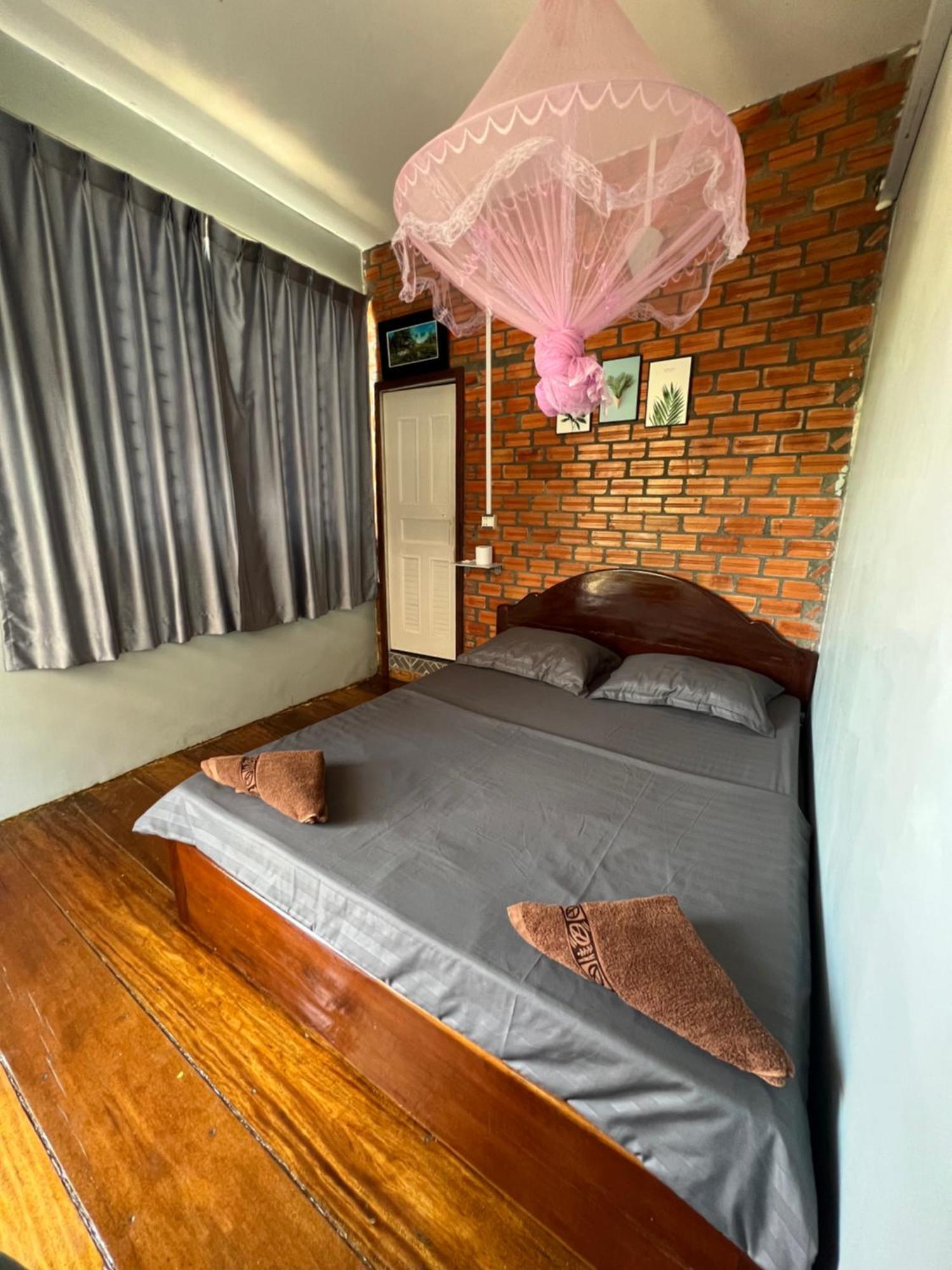 Ing Ing Guesthouse Koh Rong Sanloem Esterno foto