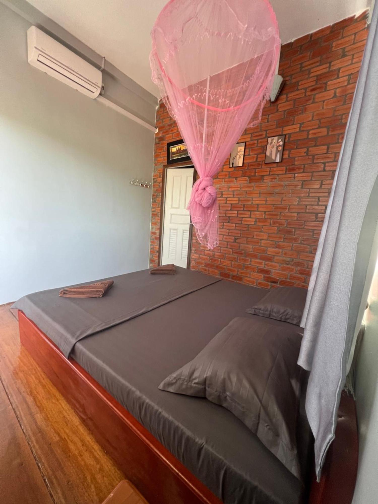 Ing Ing Guesthouse Koh Rong Sanloem Esterno foto