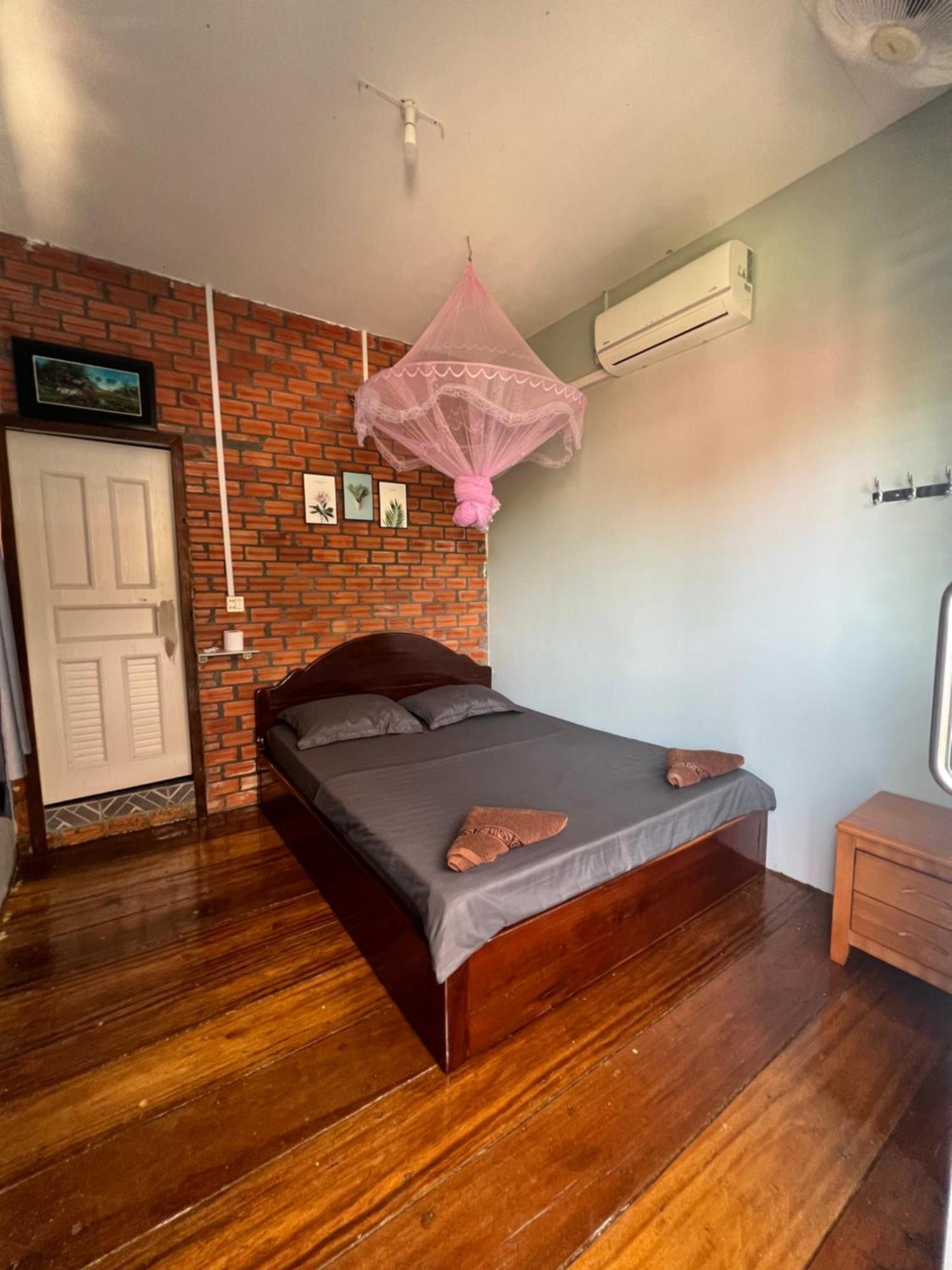 Ing Ing Guesthouse Koh Rong Sanloem Esterno foto