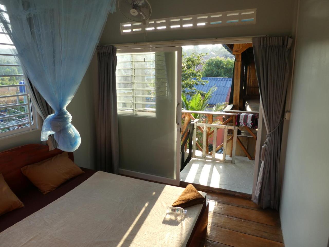 Ing Ing Guesthouse Koh Rong Sanloem Esterno foto